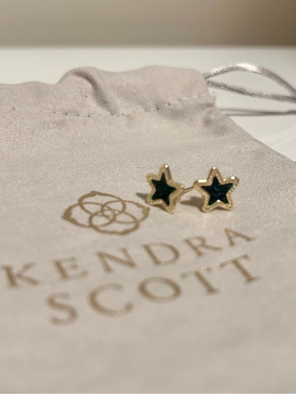 Kendra Scott Black/Gold Star Stud Earrings